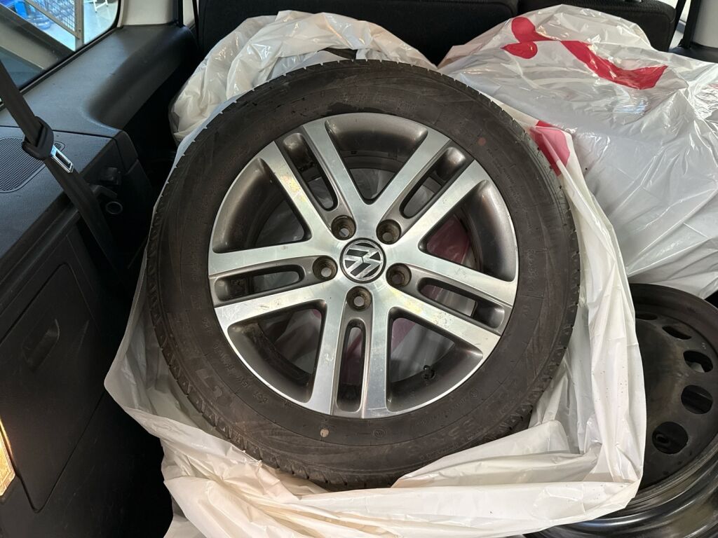 Volkswagen Caddy Maxi 2016 Musta