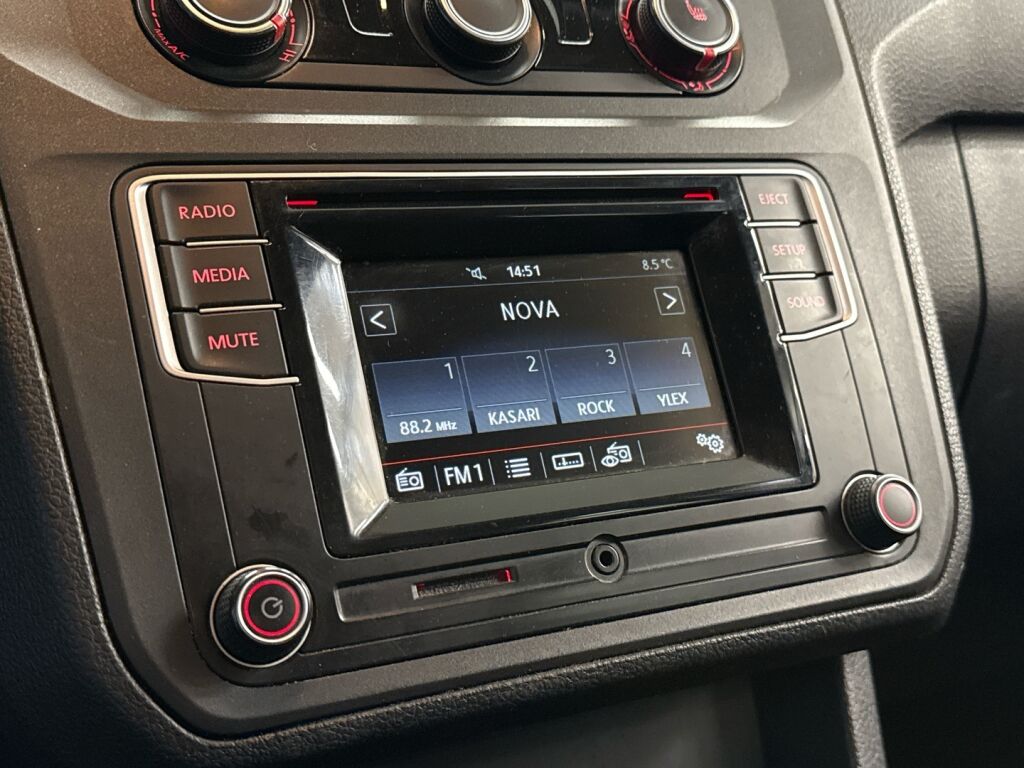 Volkswagen Caddy Maxi 2016 Musta