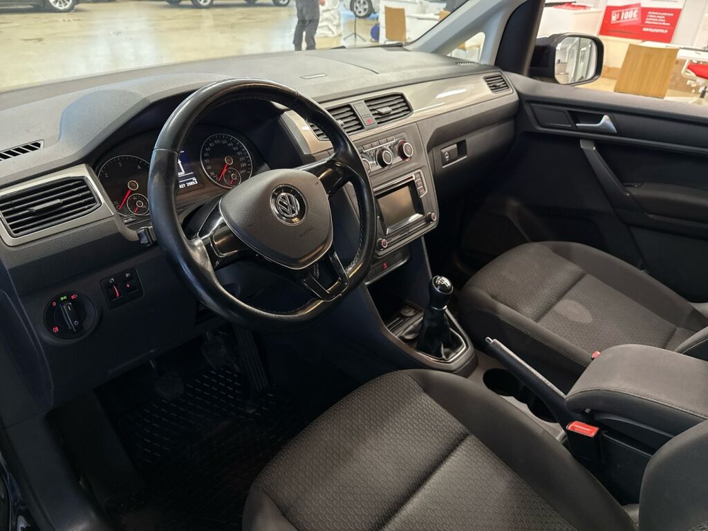 Volkswagen Caddy Maxi 2016 Musta