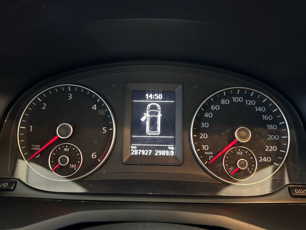 Volkswagen Caddy Maxi 2016 Musta