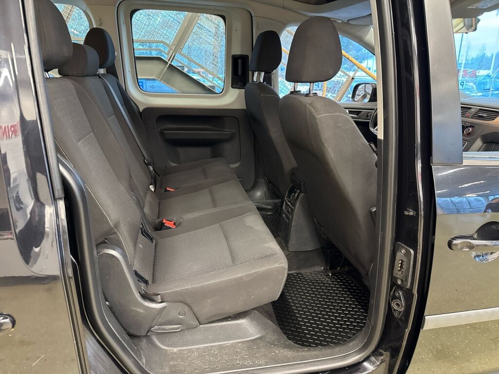 Volkswagen Caddy Maxi 2016 Musta