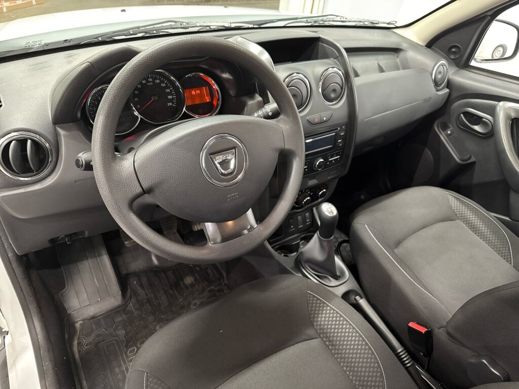 Dacia Duster 2016 Valkoinen