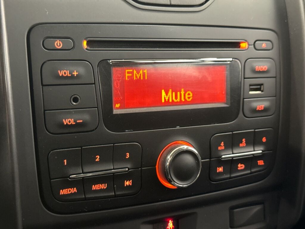 Dacia Duster 2016 Valkoinen