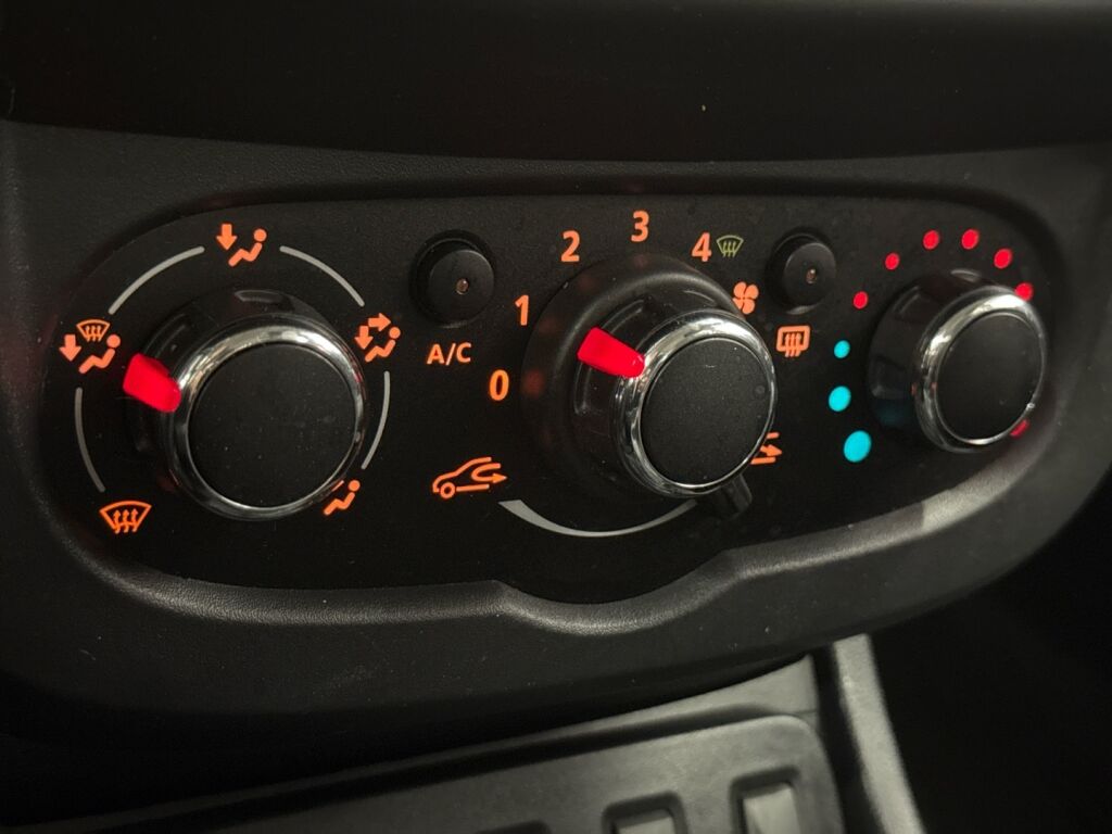 Dacia Duster 2016 Valkoinen