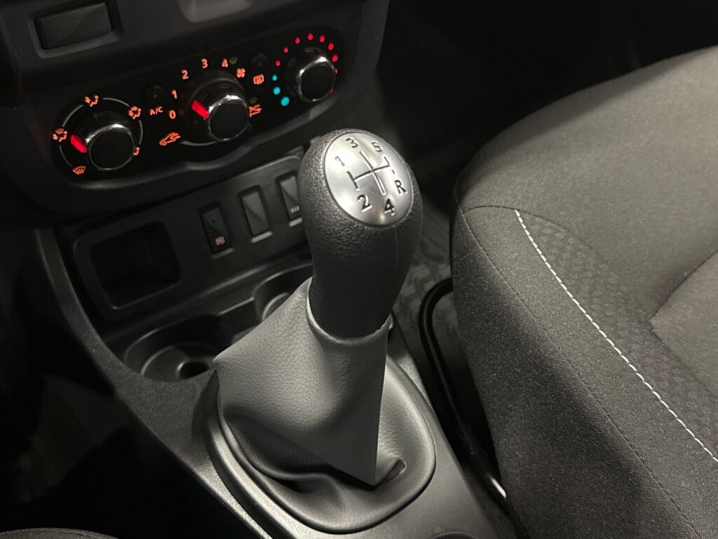 Dacia Duster 2016 Valkoinen