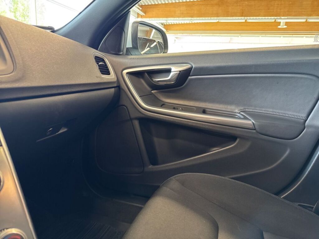 Volvo V60 2016 Valkoinen