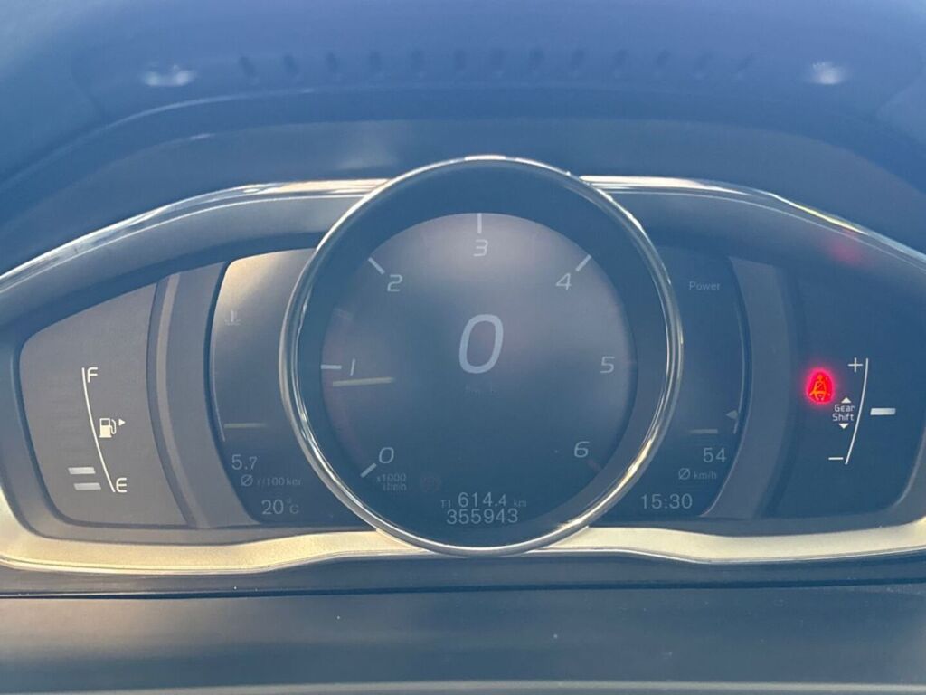 Volvo V60 2016 Valkoinen