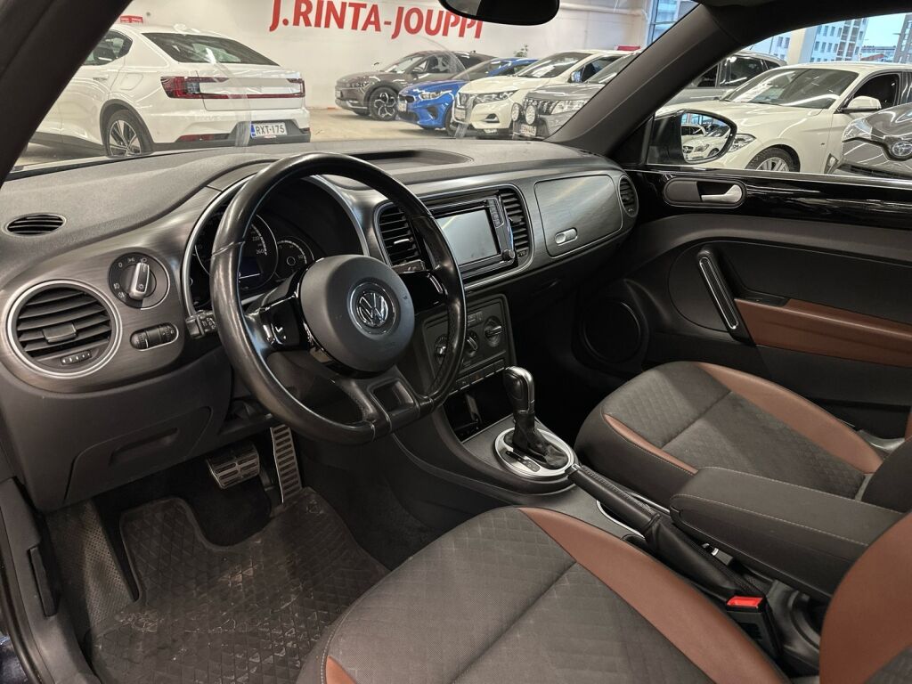 Volkswagen Beetle 2016 Musta