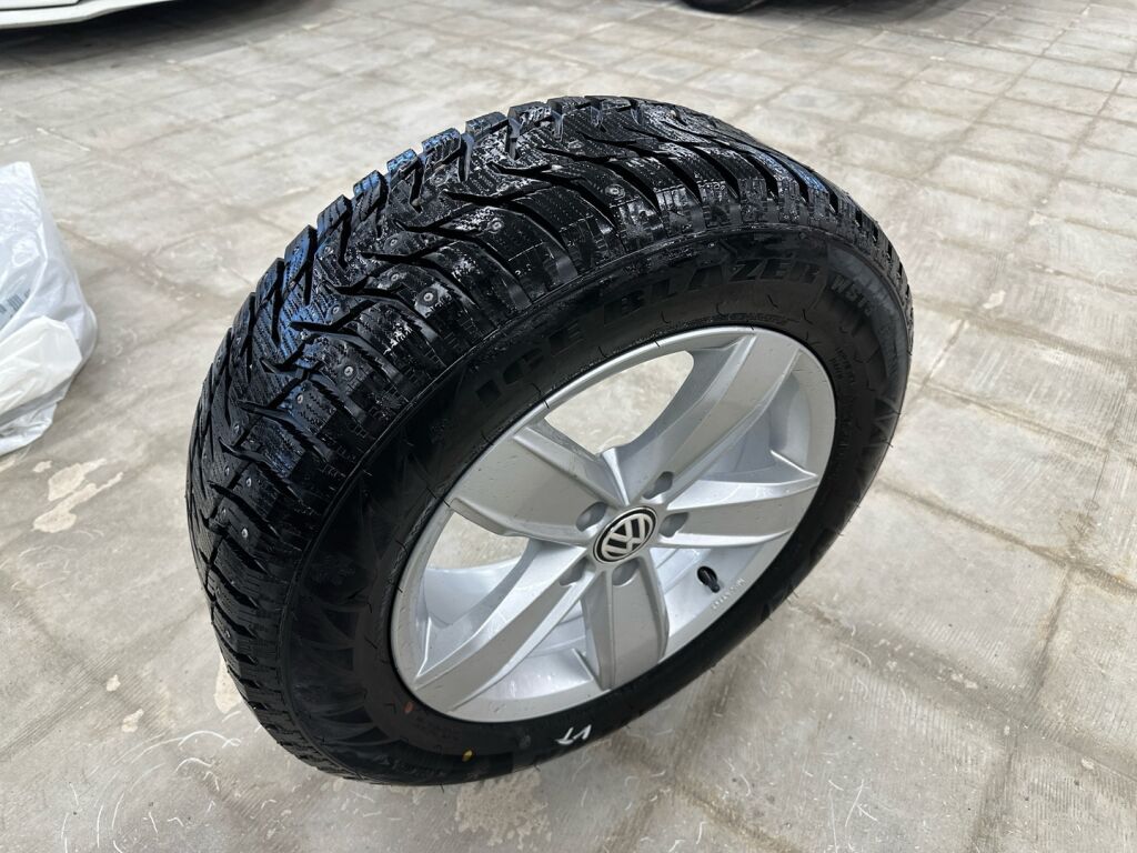 Volkswagen Beetle 2016 Musta