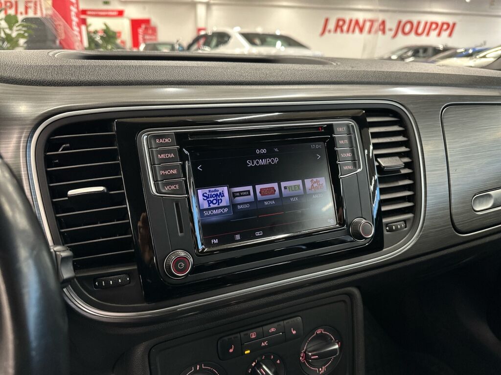 Volkswagen Beetle 2016 Musta