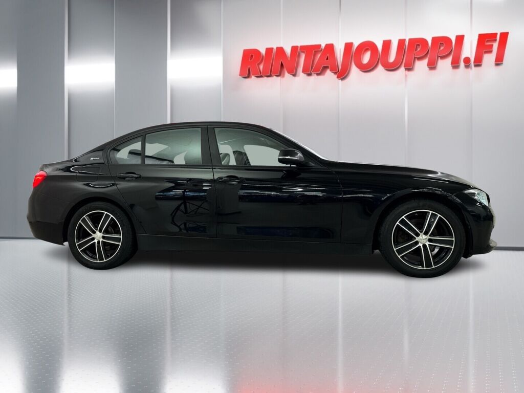 BMW 330 2016 Musta