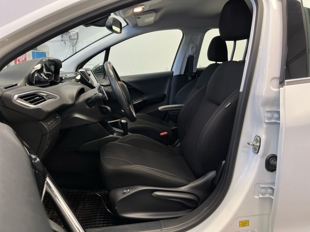 Peugeot 208 2016 Valkoinen