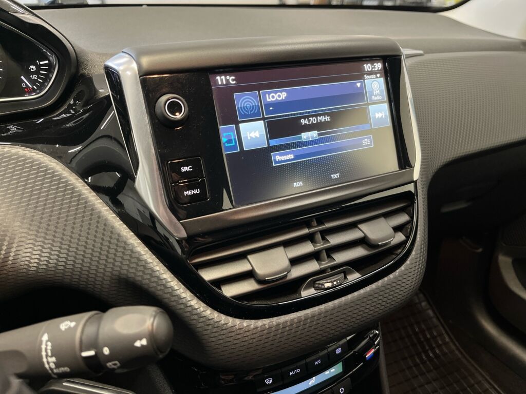 Peugeot 208 2016 Valkoinen