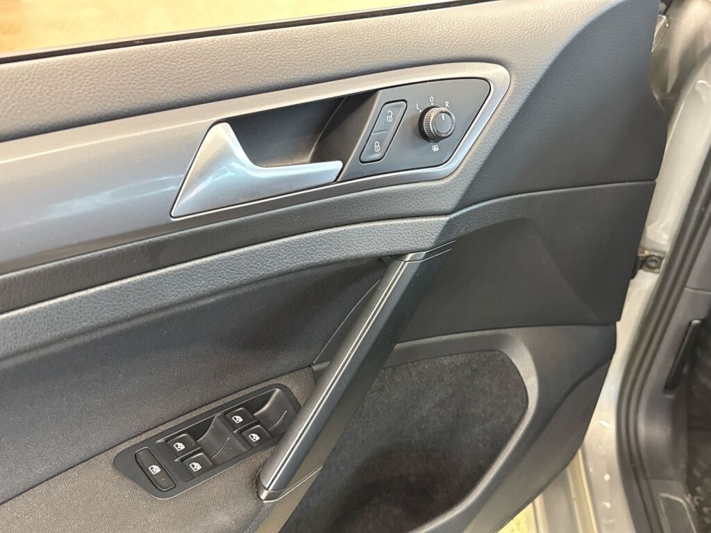 Volkswagen Golf 2016 Harmaa