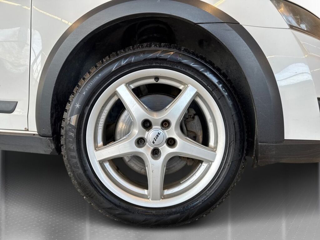 Skoda Octavia 2016 Valkoinen