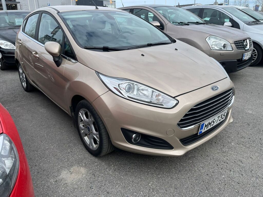 Ford Fiesta 2016 Ruskea (beige)
