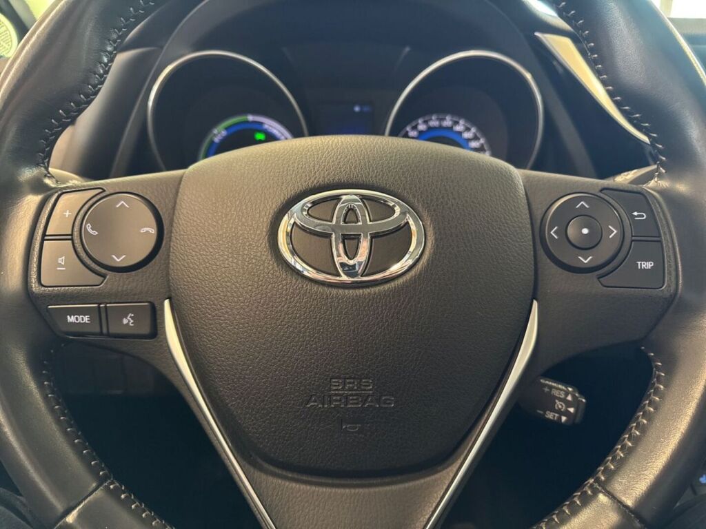 Toyota Auris 2016 Valkoinen
