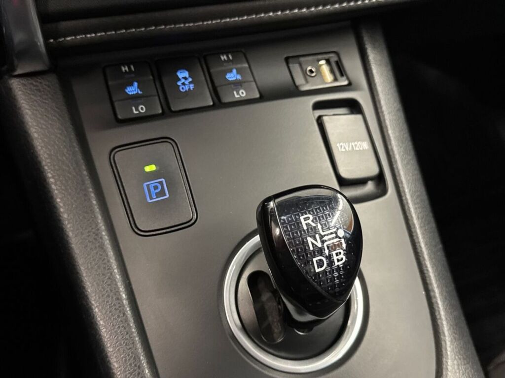 Toyota Auris 2016 Valkoinen