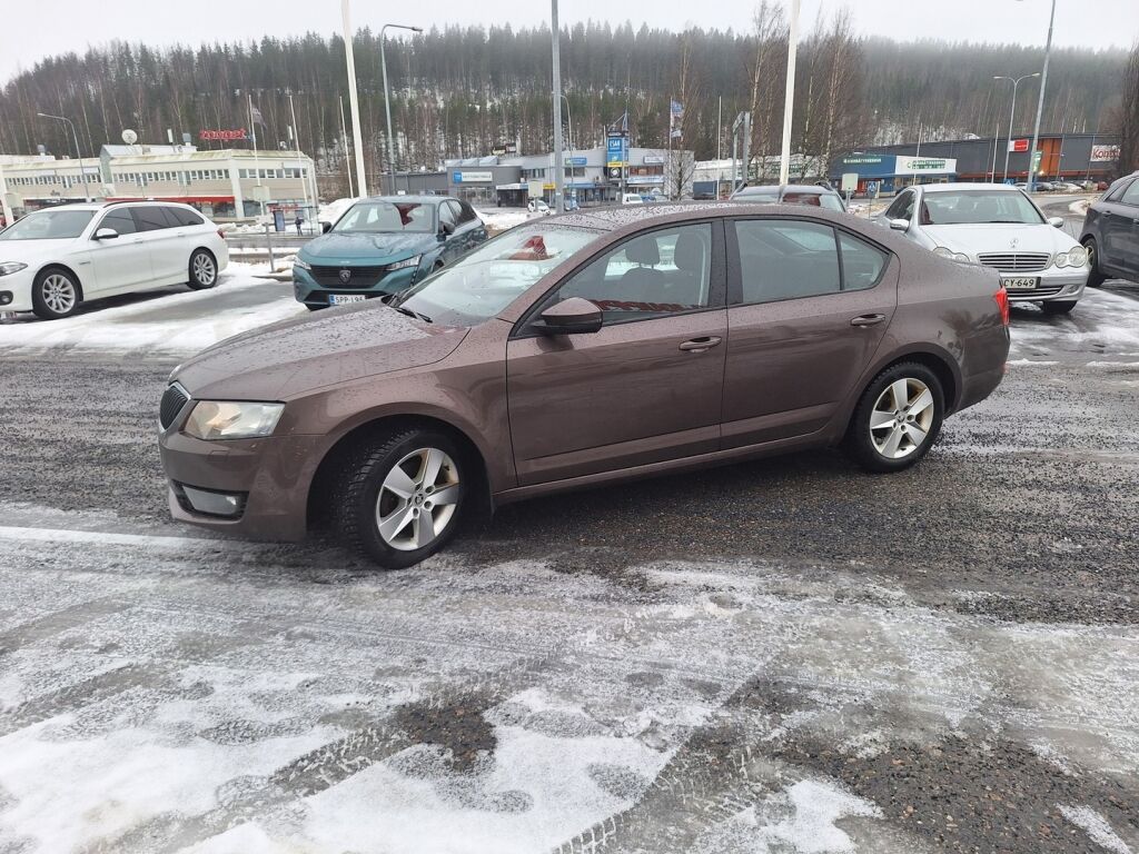 Skoda Octavia 2016 Ruskea (beige)