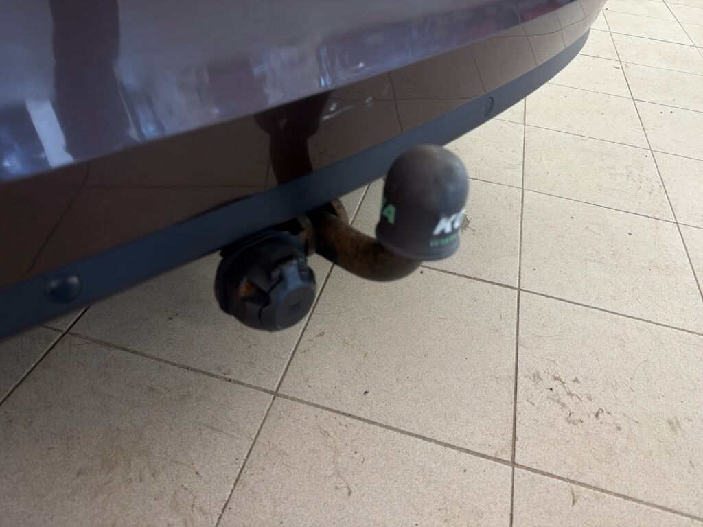 Skoda Octavia 2016 Ruskea (beige)