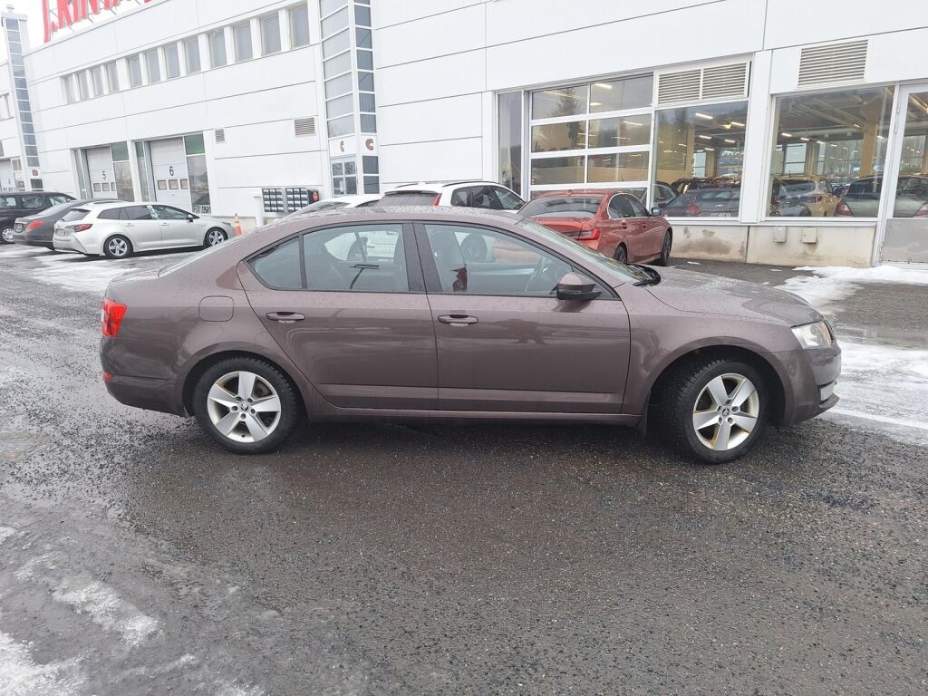 Skoda Octavia 2016 Ruskea (beige)