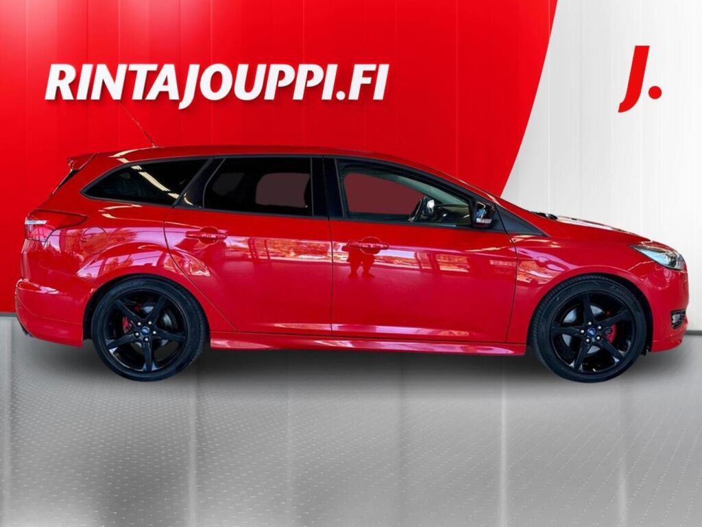 Ford Focus 2016 Punainen