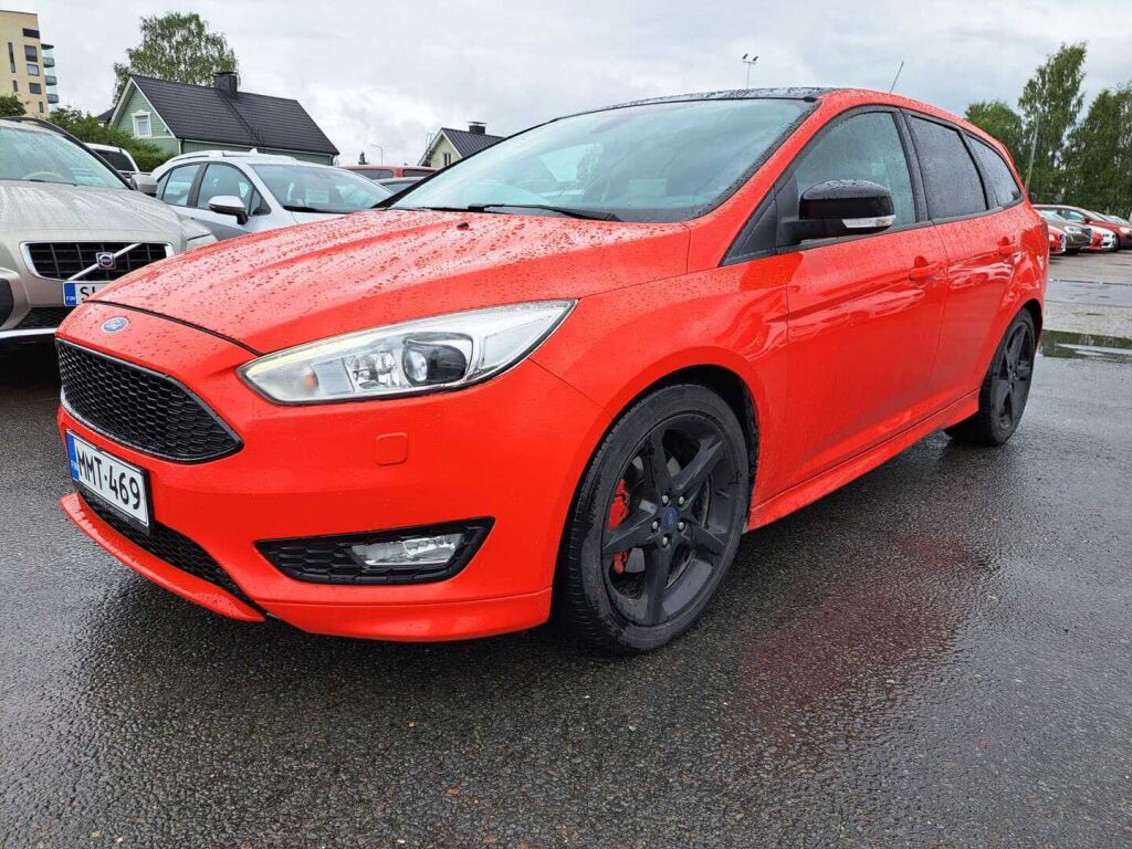 Ford Focus 2016 Punainen