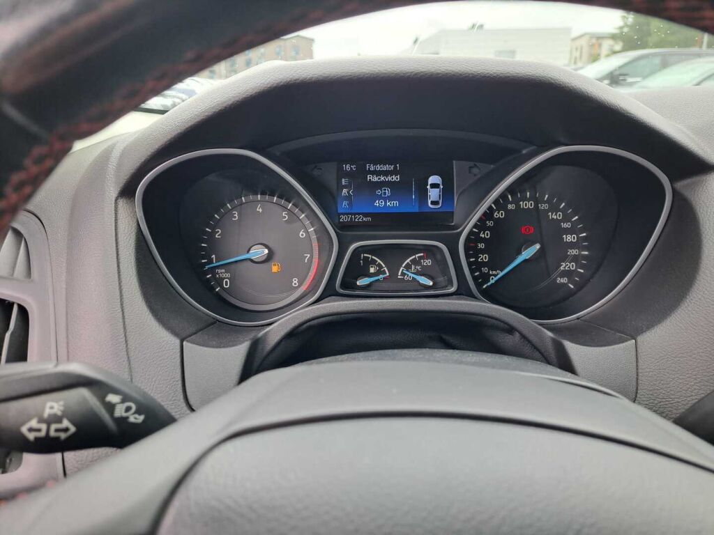 Ford Focus 2016 Punainen