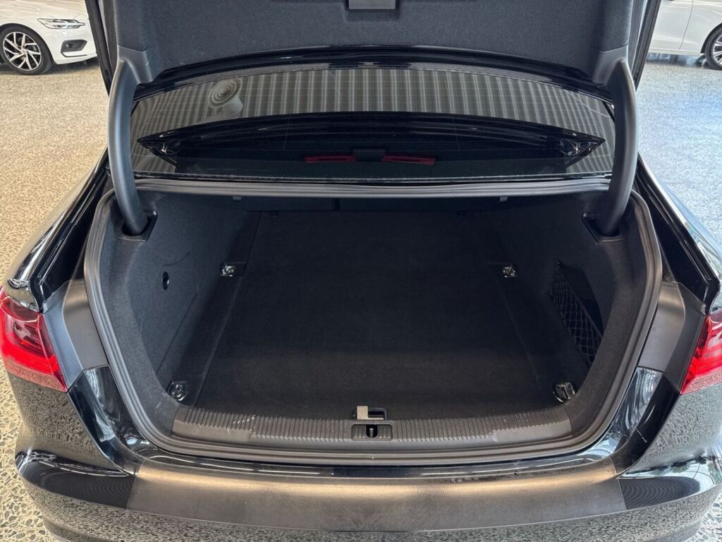 Audi A6 2016 Musta