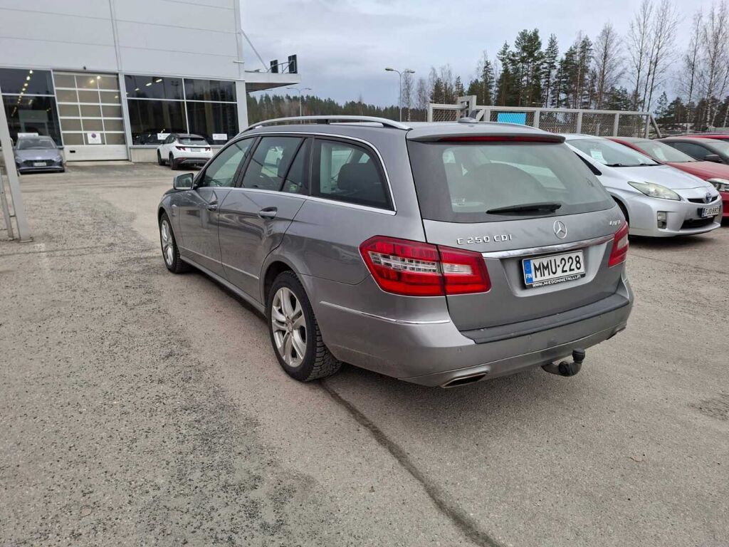 Mercedes-Benz E 2013 Harmaa