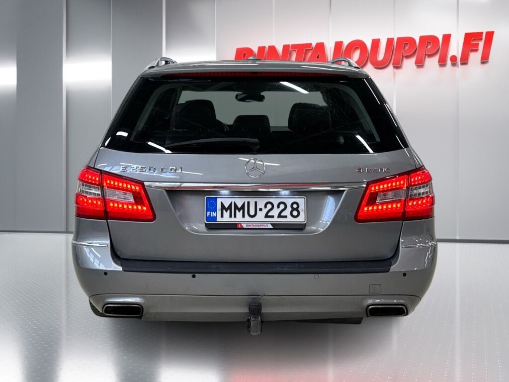 Mercedes-Benz E 2013 Harmaa