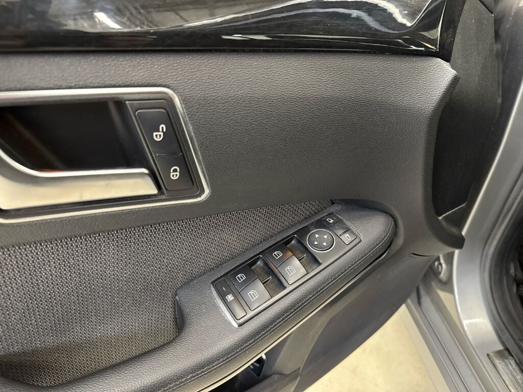 Mercedes-Benz E 2013 Harmaa