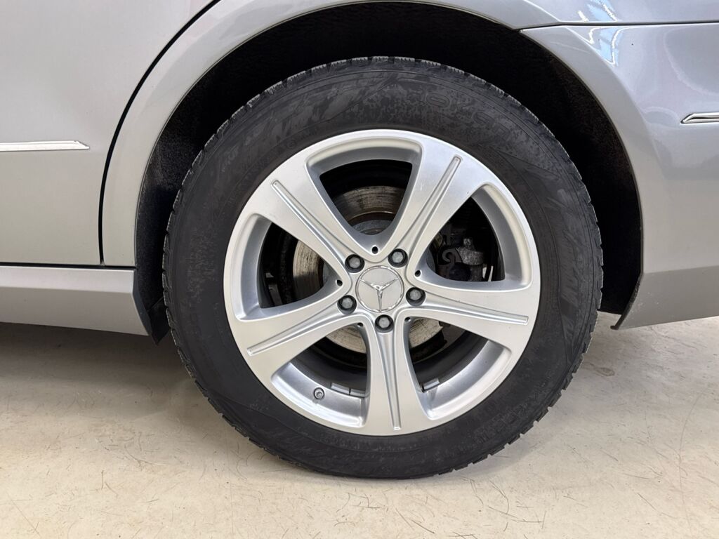 Mercedes-Benz E 2013 Harmaa