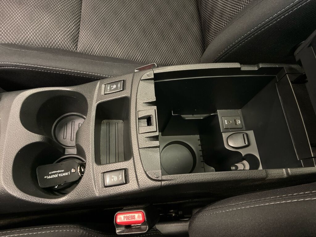Nissan Qashqai 2017 Ruskea (beige)