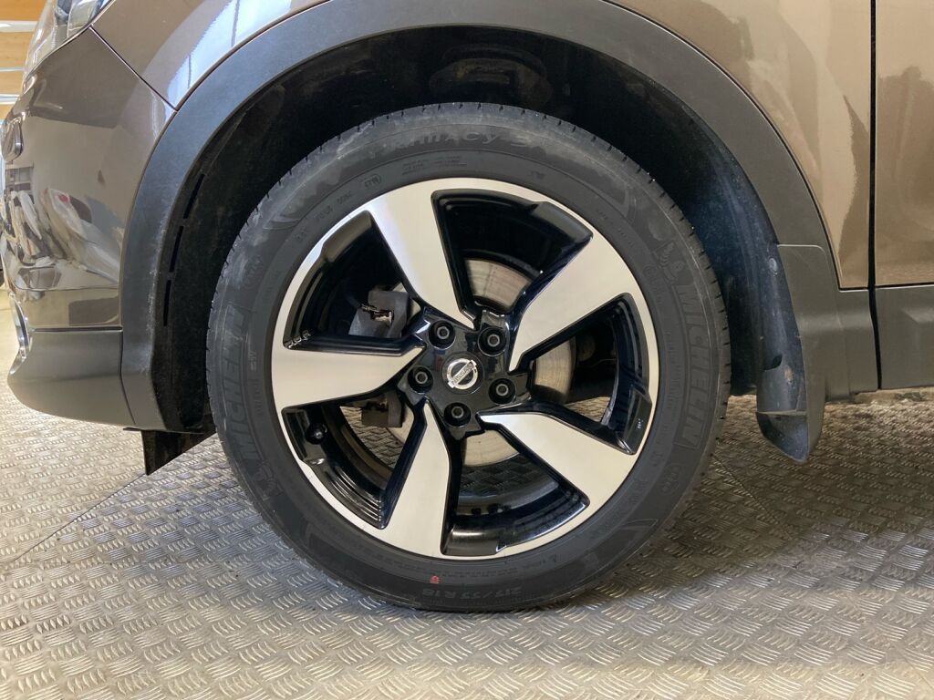 Nissan Qashqai 2017 Ruskea (beige)