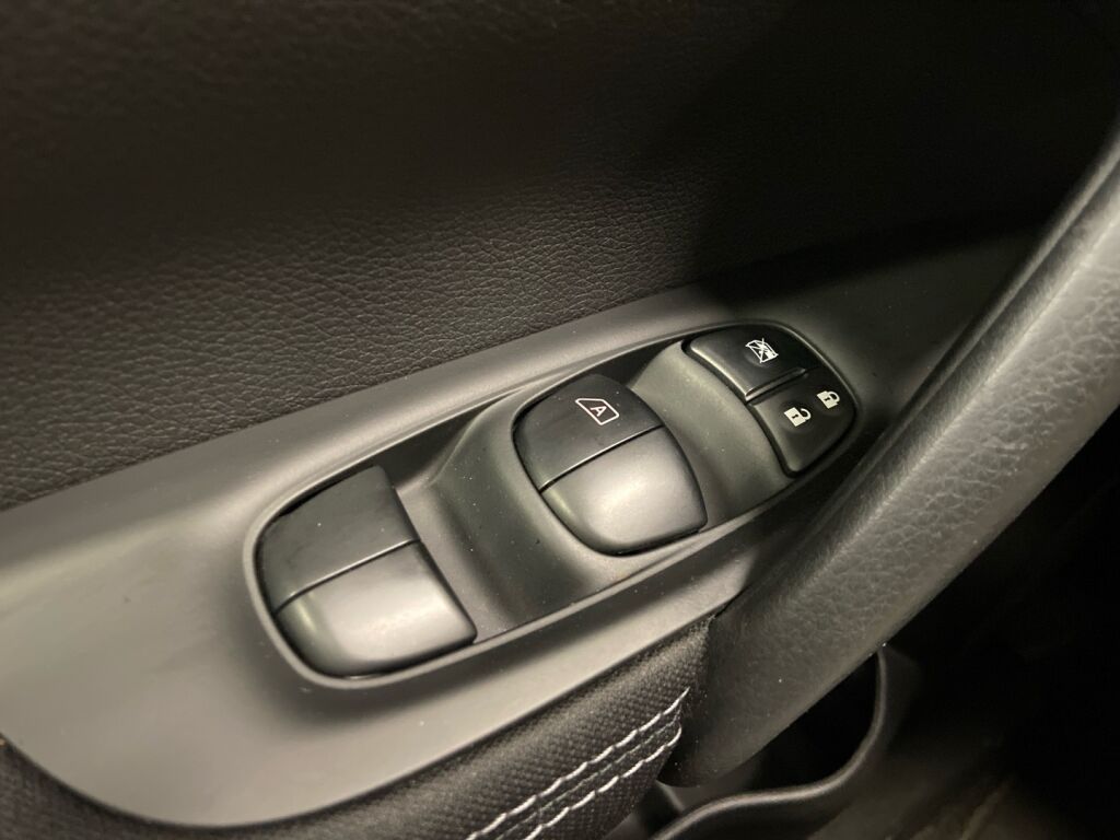 Nissan Qashqai 2017 Ruskea (beige)
