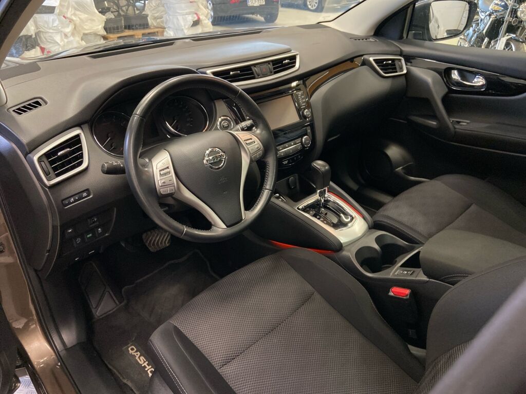 Nissan Qashqai 2017 Ruskea (beige)