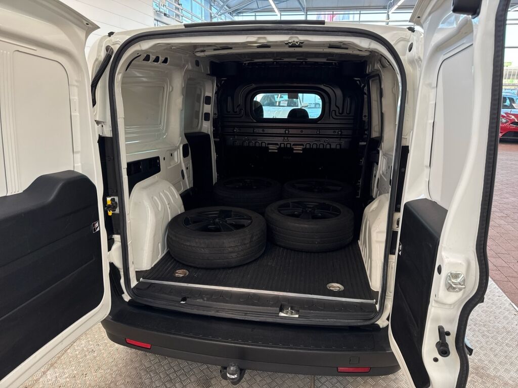 Fiat Doblo 2018 Valkoinen