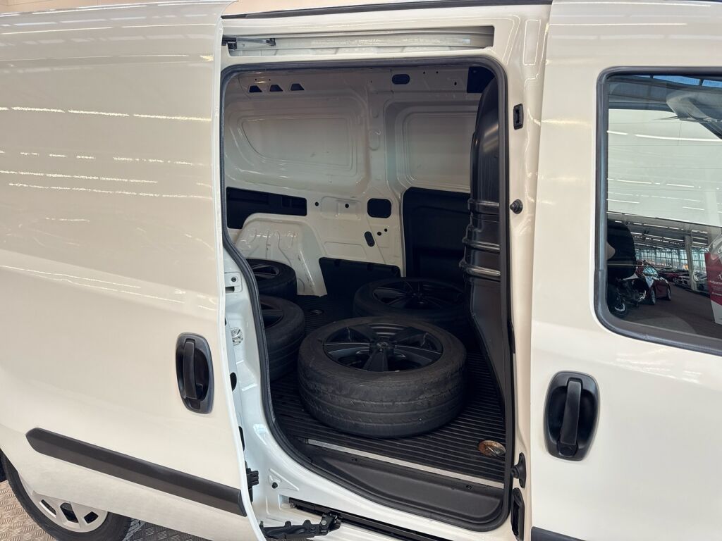 Fiat Doblo 2018 Valkoinen