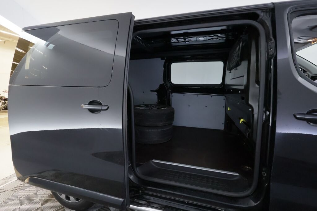 Citroen Jumpy 2017 Musta