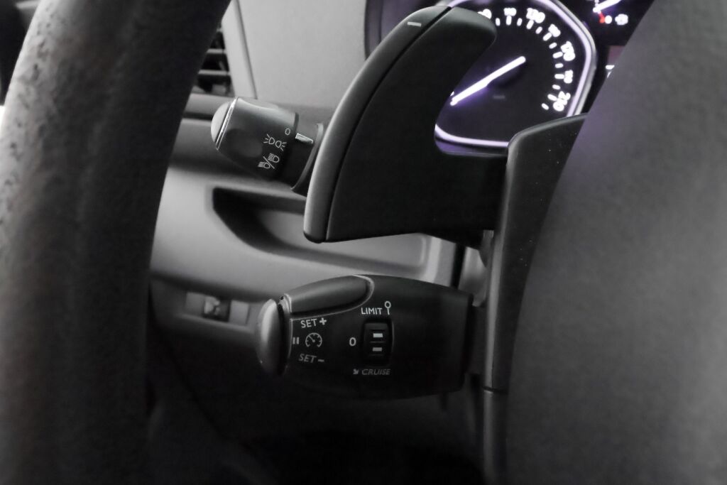 Citroen Jumpy 2017 Musta