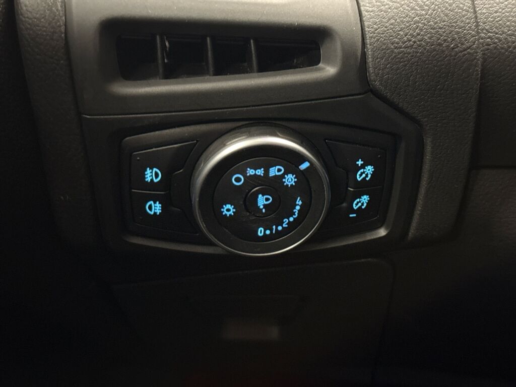 Ford Focus 2017 Musta