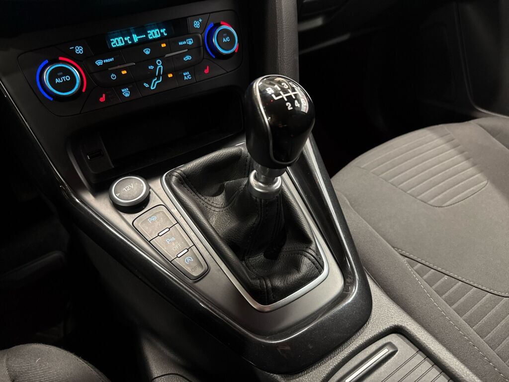 Ford Focus 2017 Musta