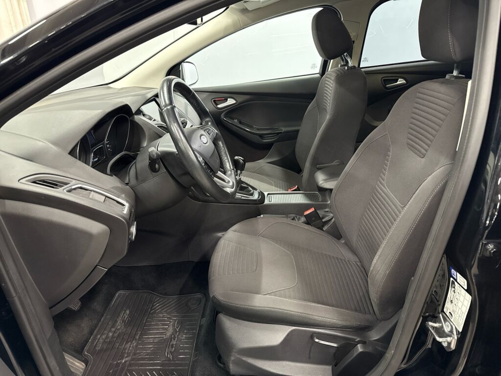 Ford Focus 2017 Musta