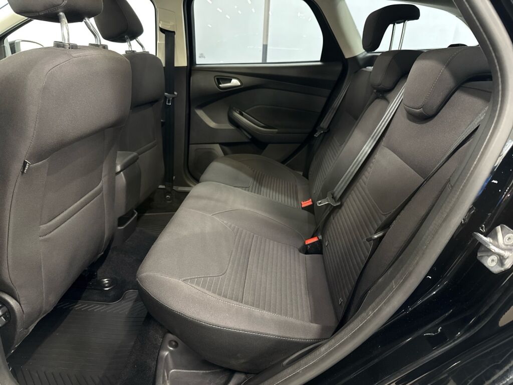 Ford Focus 2017 Musta