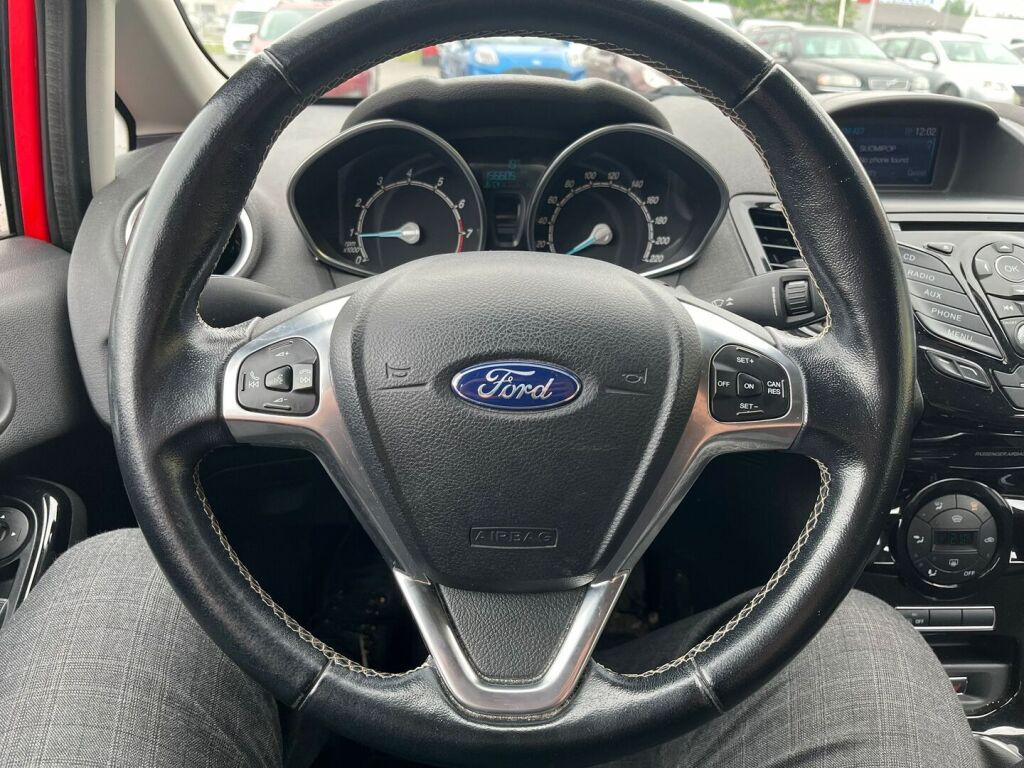 Ford Fiesta 2017 Punainen