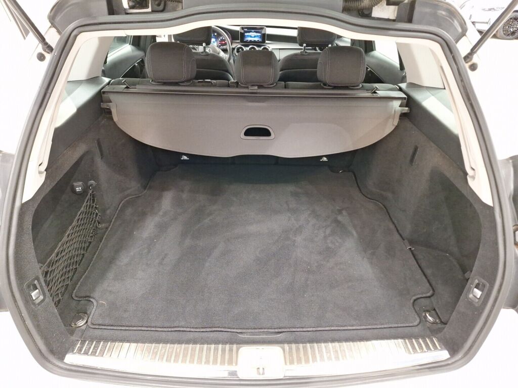 Mercedes-Benz C 2017 Valkoinen