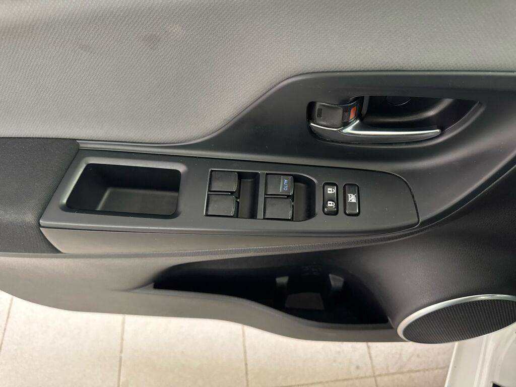 Toyota Yaris 2017 Valkoinen