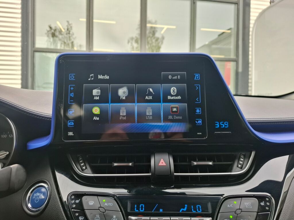 Toyota C-HR 2017 Valkoinen