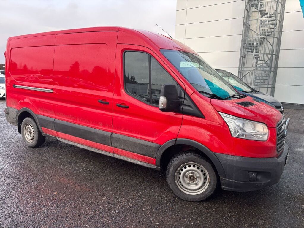 Ford Transit 2017 Punainen